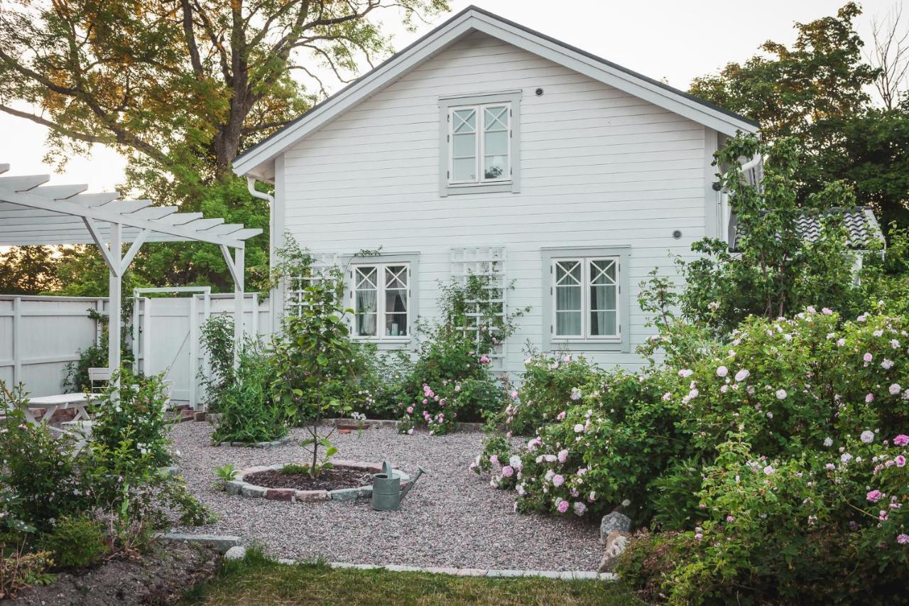 Vallby Cottage Enköping Buitenkant foto