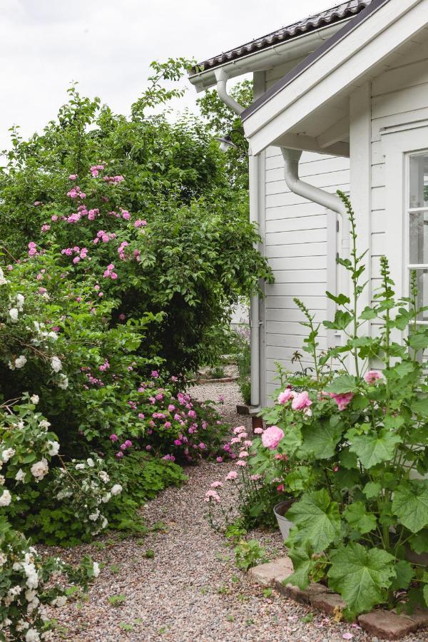 Vallby Cottage Enköping Buitenkant foto